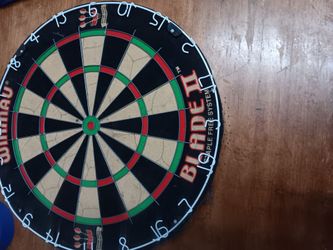 WINMAU BLADE 11 DART BOARD