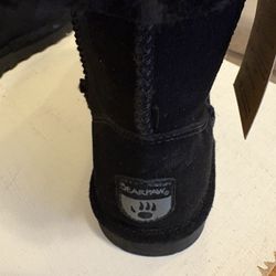 Women Bear Paw Size 9