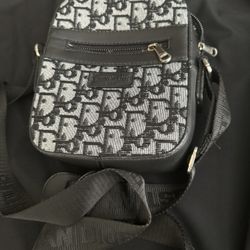 Dior Messenger Pouch Oblique Jacquard Beige/Black