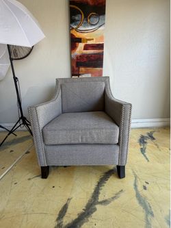 Beautiful gray nail head trim arm accent chair in excellent condition