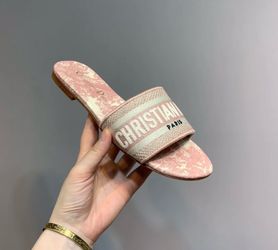 Dior slides 💕