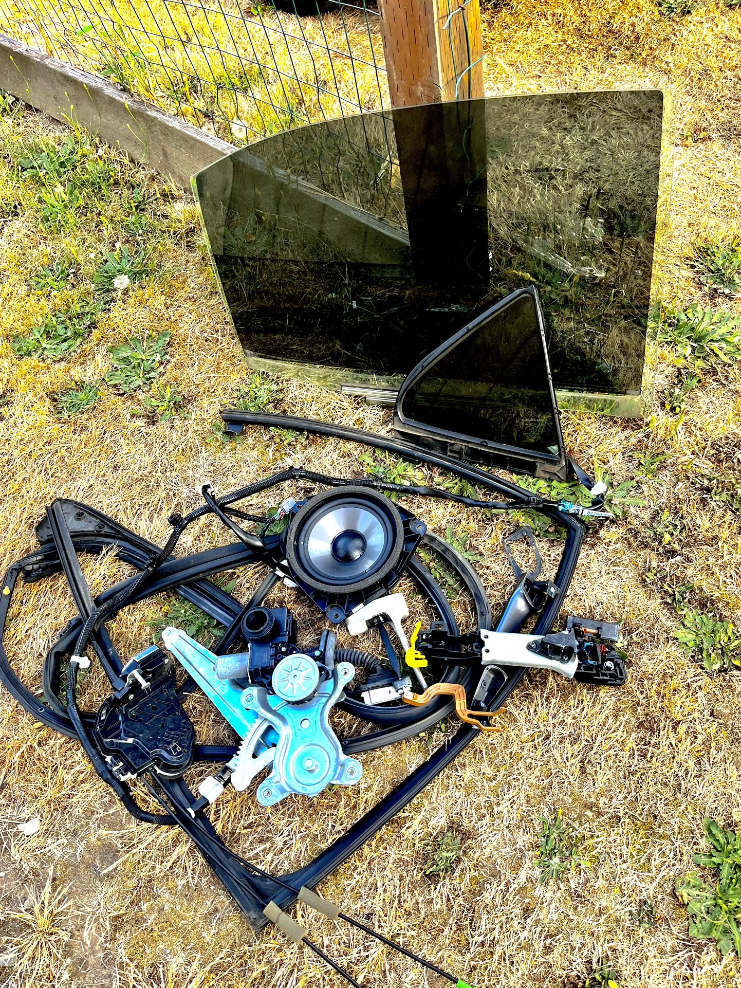 2014-2016 Lexus IS Window