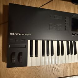 Native Instruments kontrol S61 MK3