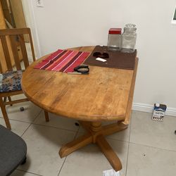 Folding dinner table