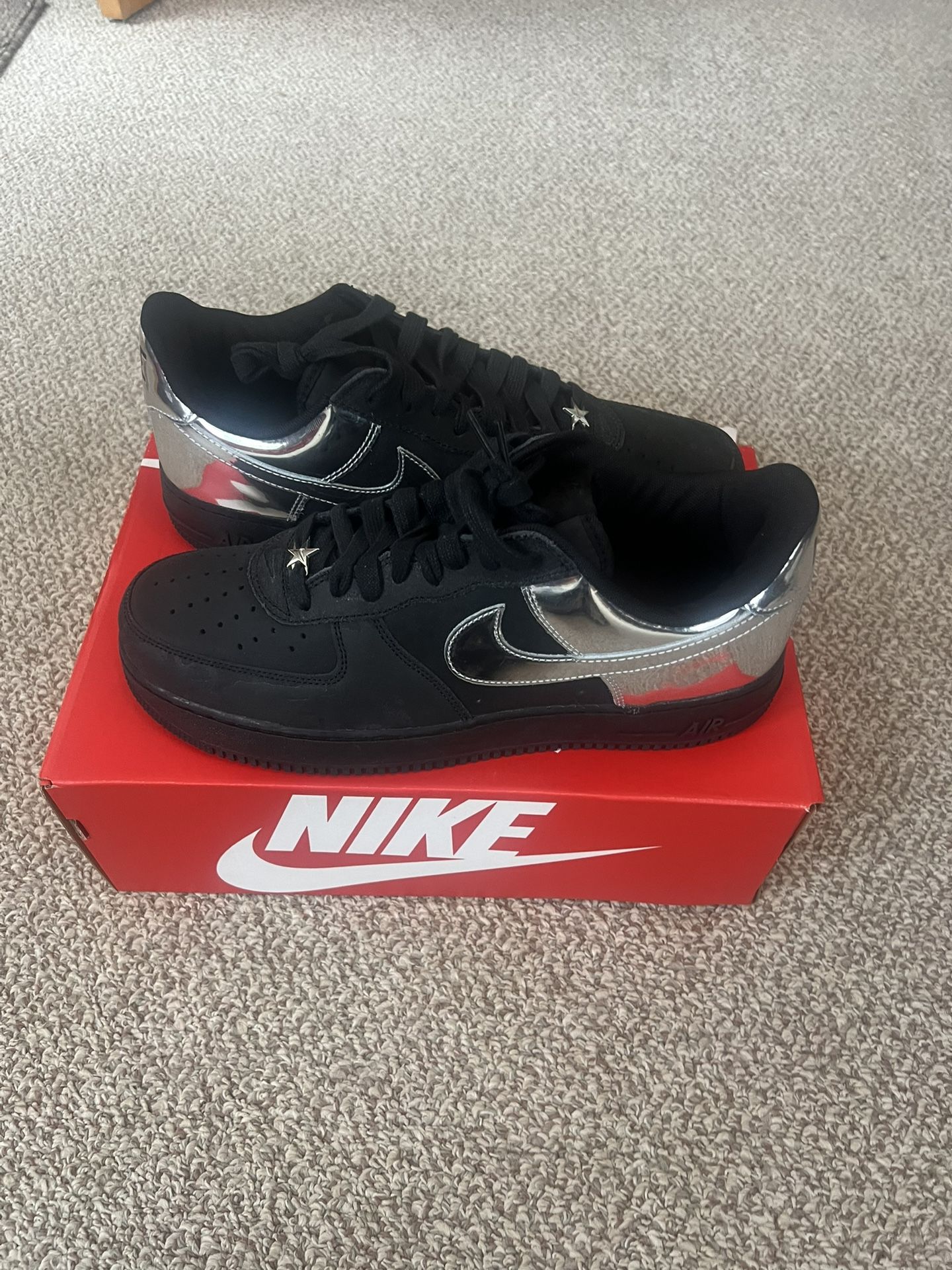 🔥 Nike Airforce 1 Low Allstar Black and Metallic Silver Size12