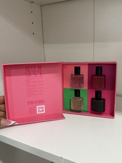 Valentino Mini Donna Born in Roma Fragrance Discovery Set
