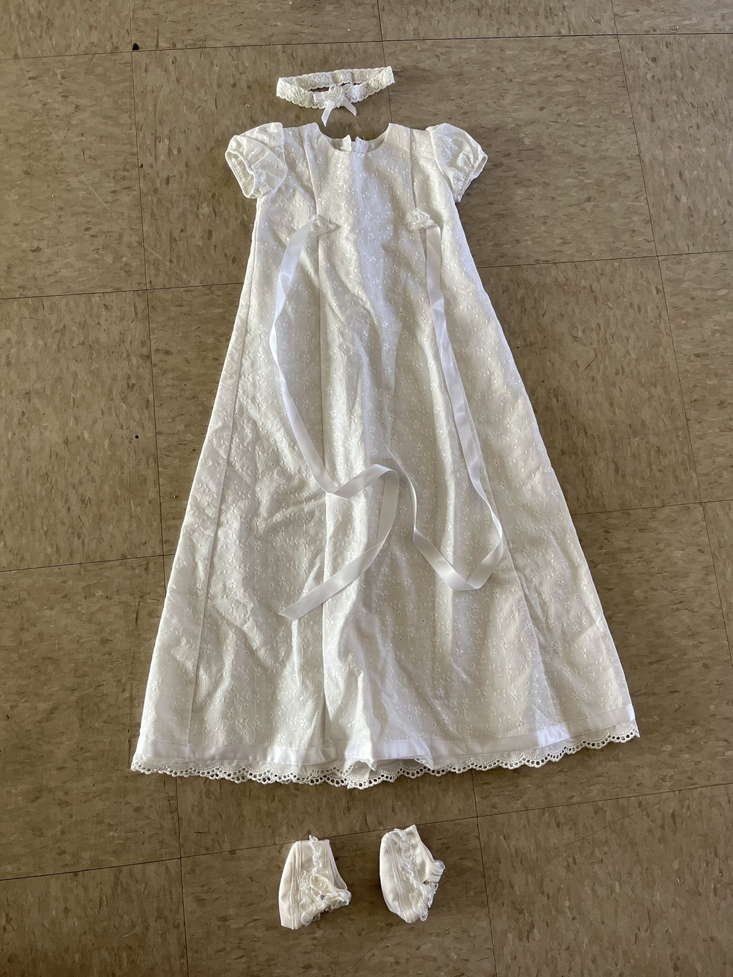 Baby girl baptismal/christening outfit size 3m $10