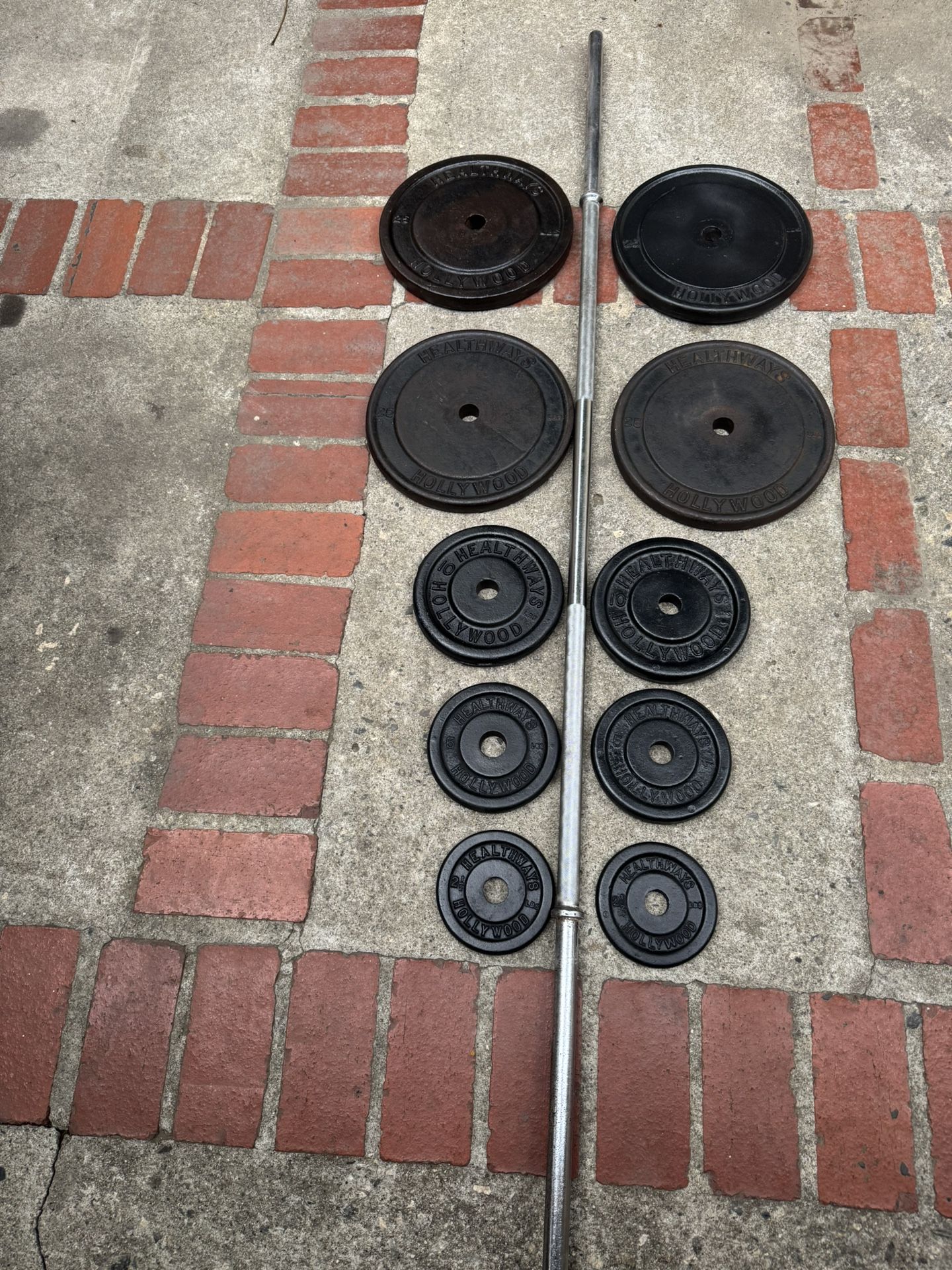 Standard 1 Inch Weight Set 135 Lbs + Bar Is 6 Foot Long 