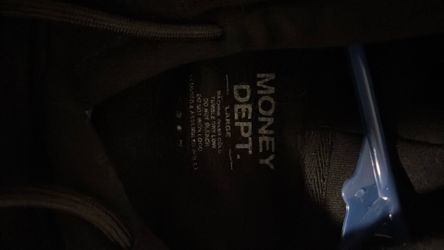 money dept sweater L