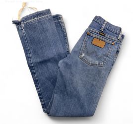 Vintage Wrangler unisex 30x32 Blue Denim Straight Jeans Frayed Hem