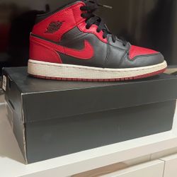 Air Jordan 1 Mid