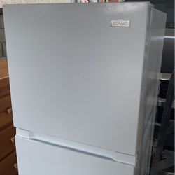 Frezzer Like New In Very Good Condition for Sale in Los Angeles, CA -  OfferUp