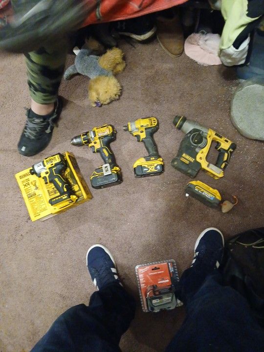 Dewalt Set 2 Impact 1 Driver And 1 Rotary Brushless And 3 Batteries