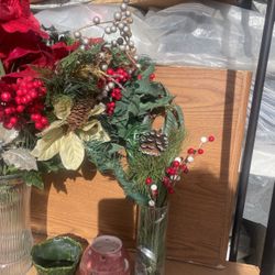 Beautiful Bouquet Artificial Christmas Flowers $5/1