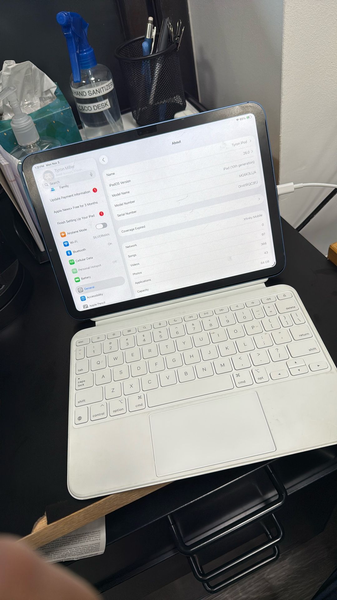 iPad 10th generation WiFi  & Magic Keyboard 