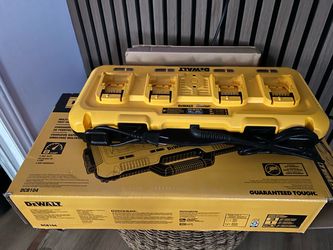 DEWALT DCB104 4-Port Battery Fast Charger