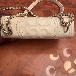 Tory Burch Fleming Soft Patent Wallet on Chain (WOC)