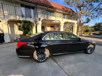 2017 Genesis G90