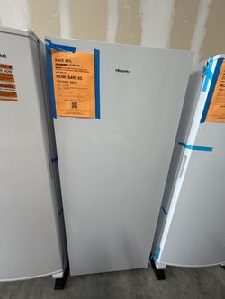 Hisense Upright Freezer White