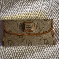 Dooney And Bourke Wallet