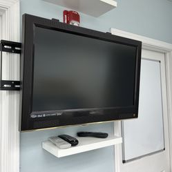 Smart TV w/ wall mount