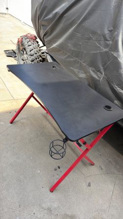 Gaming desk