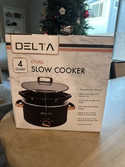 Slow cooker (4 quart) - Brand New