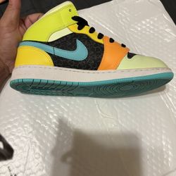 Shoes Size 7