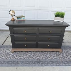 ✨ Beautiful Modern 6 Drawer Dresser ✨