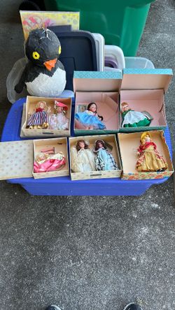 Lot Of Vintage Dolls