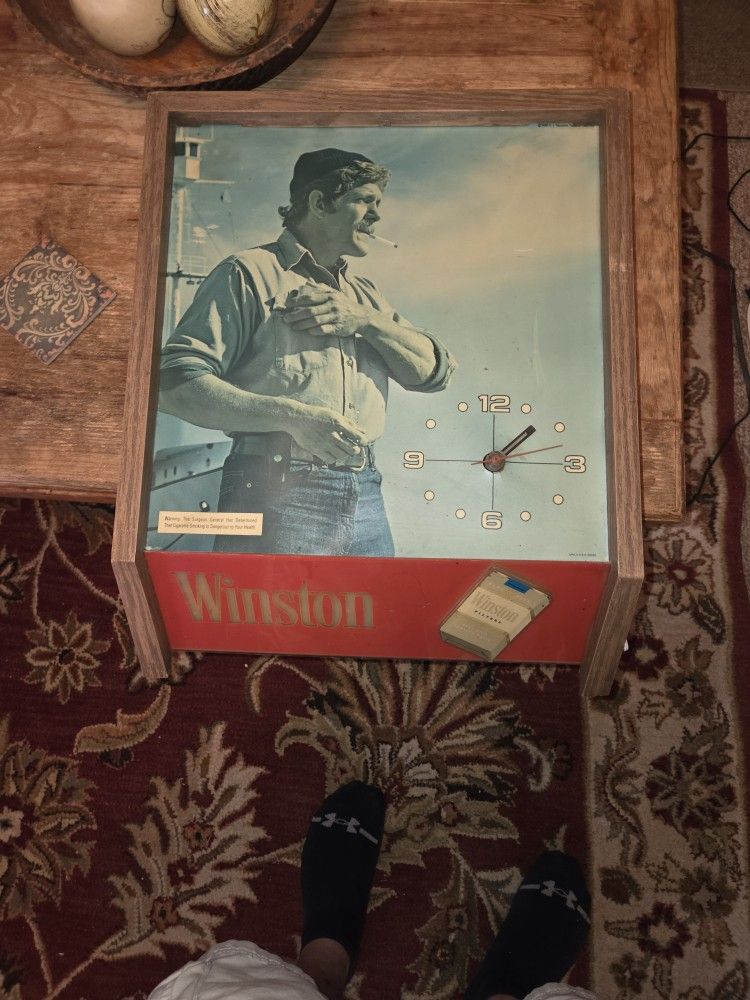 Vintage Winston Cigarette Electric Wall Sign 1980's. Clock Works and Lights Up