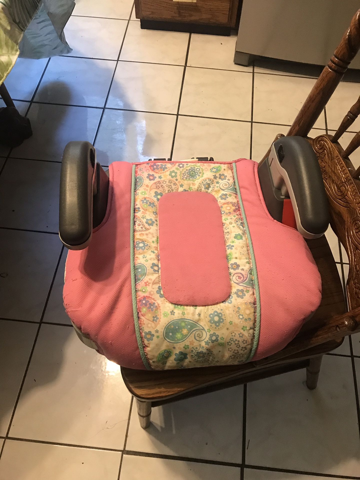 Pink booster seat w cup holders