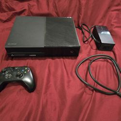 Xbox One (original) w/ Controller + Power Cable – Tacoma