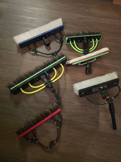 XERO AND TUCKER WATERFED WINDOW CLEANING BRUSHES