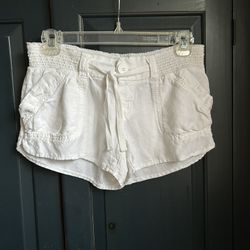 Junior’s REWIND Linen, Viscose White Elastic Waist Shorts With 2 Front & 2 Back Pockets… Size 2