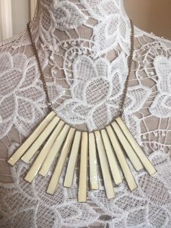Beige Bar fashion Necklace!