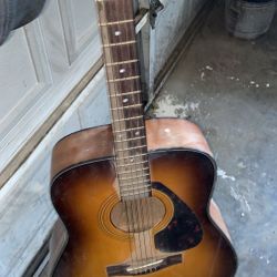 Yamaha Guitar 