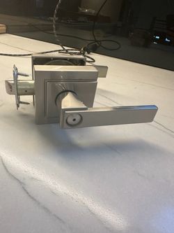Schlage Satin Nickel Square Door Lever Lock Set