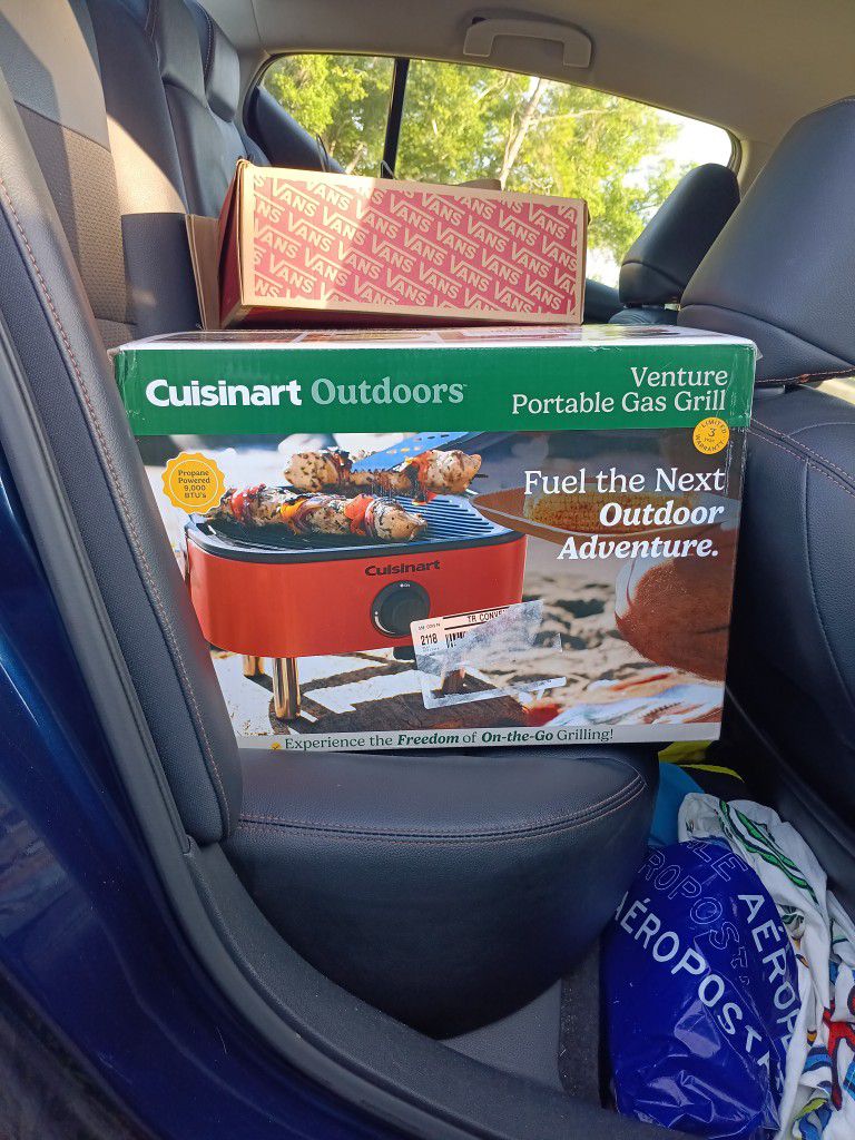 (Brand New )Cuisinart OutDoors Venture Portable Gas Grill