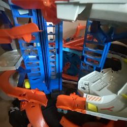 Hot Wheels Ultimate Garage