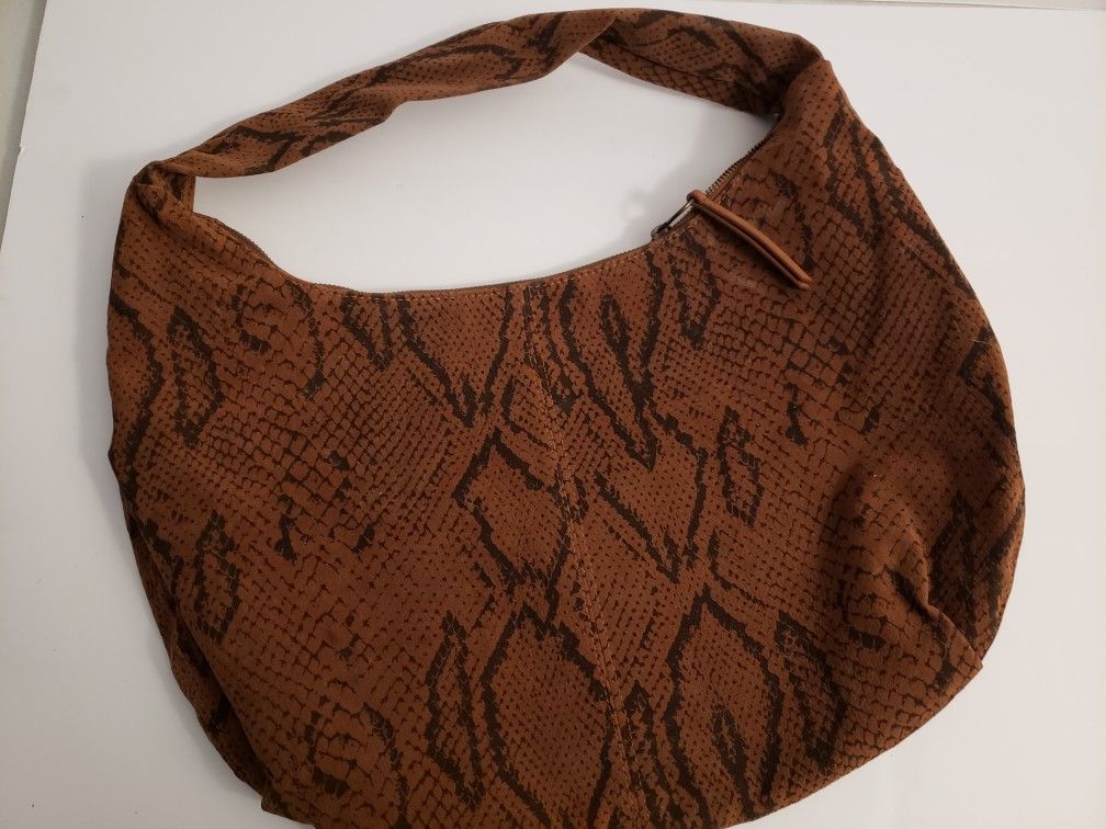 Universal Thred Purse For Sale