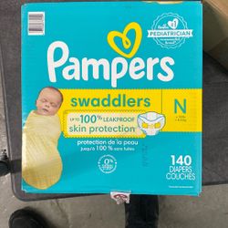 Pampers Swaddles 140 Diapers