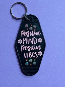Positive Mind Positive Vibes Motel Keychain