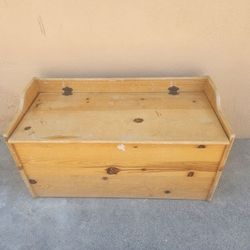 Pine Storage Bench / Toy Box Chest - 35"W x 16"D x 19"H (Quality Craft USA)