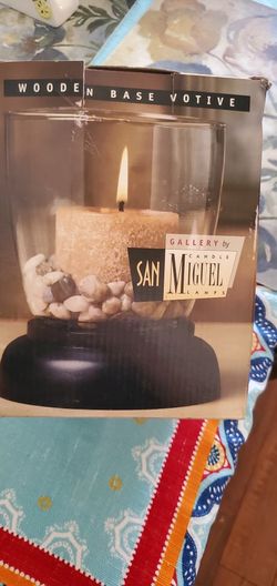 New Candle With Wood Base And Rocks