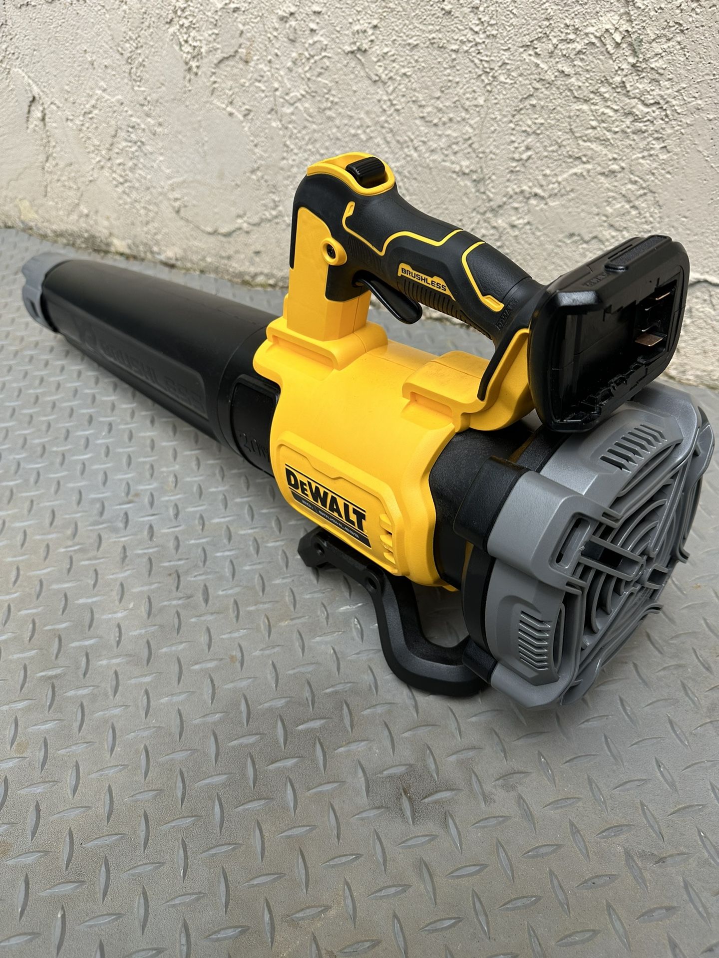 20v- Xr Brushless Leaf Blower 