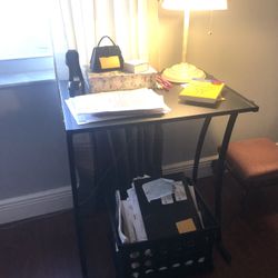 Small Black Desk With Lamp 