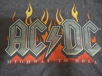 Women’s AC/DC Crop T-shirt Top Size Medium Short Sleeves Black Highway To Hell