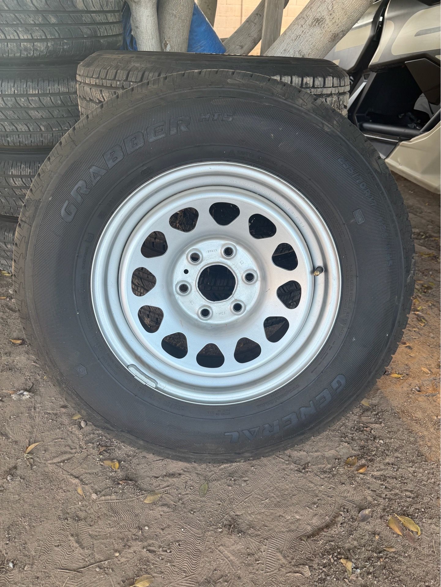 Brand new 2026 gmc 17 in stocks