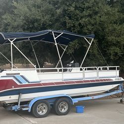 1991 Godfrey Hurricane Fun Deck Boat